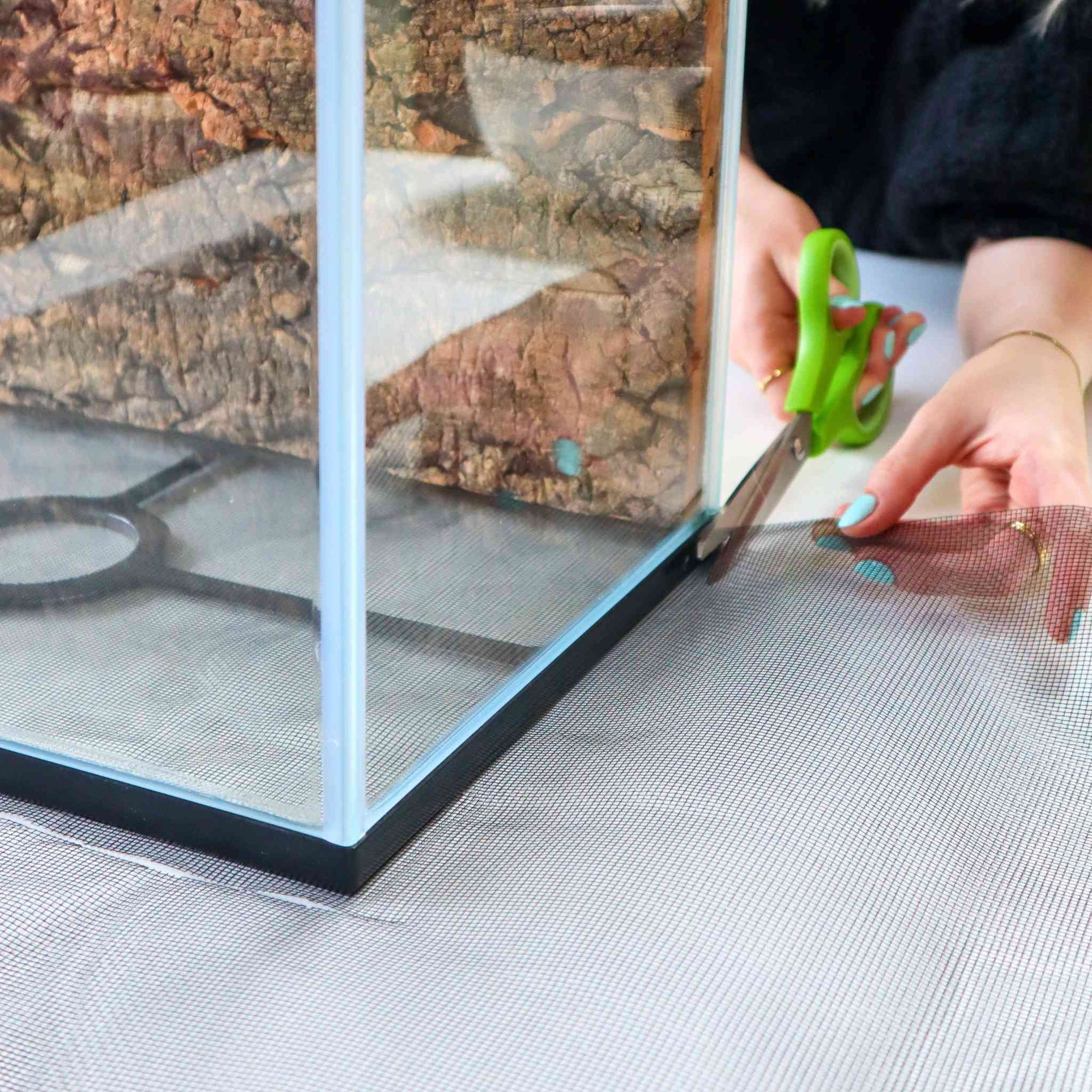 Terrarium Substrate Mesh (Protective Drainage Barrier)